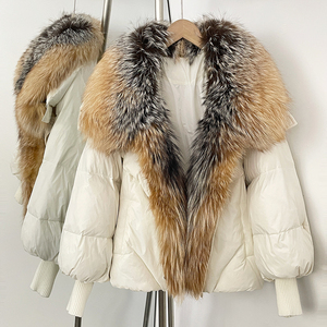 Manteau court élégant et respirant pour femme, avec col en fourrure de renard, rembourrage épais en duvet de canard blanc, fermeture éclair, personnalisable – Nouvelle collection hiver - Product Image 4
