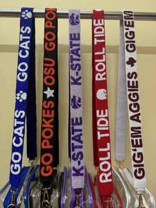 Sangle de sac en perles de verre brodées à la main, design tendance et luxueux, avec lettres personnalisées, couleur et forme au choix. - Product Image 2