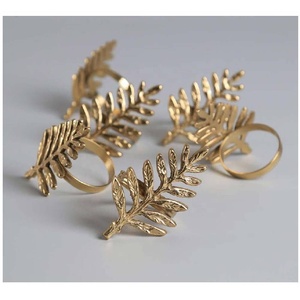 Ensemble d'anneaux de serviette de haute qualité à motif de feuille, élégants porte-serviettes en métal pour la décoration de table de mariage, de Noël et des fêtes - Product Image 3