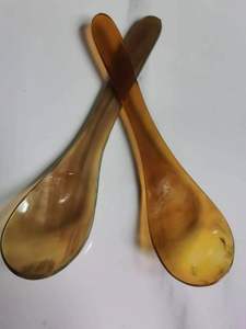 Cuillère en corne de buffle naturelle de qualité supérieure – Vaisselle durable et écologique avec logo et taille personnalisés pour la maison et la restauration - Product Image 4
