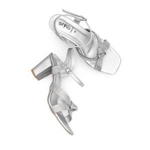 Sandalias de tacón de lujo plateadas modelo FN6008 - Product Image 1