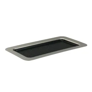 Plateau de service rectangulaire en métal avec tapis antidérapant noir, design minimaliste, passe au lave-vaisselle, pour service de table - Product Image 1