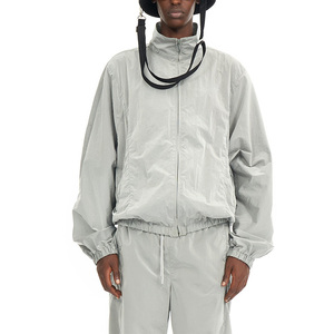 Pantalon large ample OEM personnalisé de haute qualité, veste légère à capuche unie grande taille à manches bouffantes en nylon coupe-vent pour homme - Product Image 3