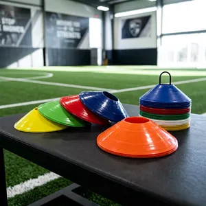 Cônes d'entraînement souples en plastique PE, marqueurs sportifs légers et empilables pour les exercices de vitesse et de travail au sol en football, soccer et rugby - Product Image 2