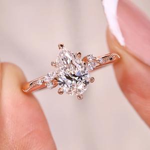 Bague de fiançailles et de mariage en or jaune 14 carats avec sept diamants poire de 1,65 carat, cultivés en laboratoire, vermeil, style décontracté/sportif, cadeau - Product Image 6