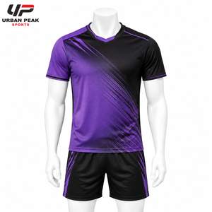 Uniforme de badminton professionnel conçu avec un tissu léger, offrant une mobilité flexible et des coutures durables pour l'entraînement et la pratique. - Product Image 1
