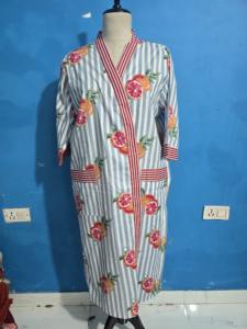 Robes Kimono en Coton Gris à Imprimé Fruits, Magnifiques Robes de Demoiselle d'Honneur Kimono, Peignoirs Faits Main à Imprimé Bloc pour Femmes, Cadeau Kimono - Product Image 5