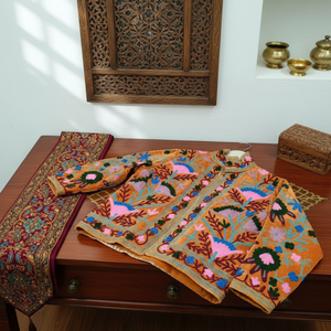 Blouson bomber en velours marron brodé |   Veste à manches longues rose à motifs floraux, pièce maîtresse faite à la main, vêtement d'extérieur décontracté pour femme - Product Image 4