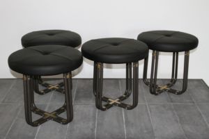 Taburete Moderno Compacto de Acero con Acabado Duradero y Diseño Minimalista - Product Image 4