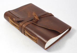 Diario de viaje estilo gitano con encuadernación a mano, cuaderno de cuero personalizado Crunch Buffalo, tamaño A5, para escribir y viajar. - Product Image 2