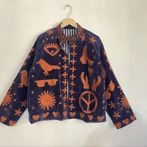 Chaqueta de Terciopelo Morado Oscuro Personalizada para Mujer, con Bordado a Mano de Signo de Paz y Motivo de Ojo, Abrigo Retro de Invierno - Product Image 1