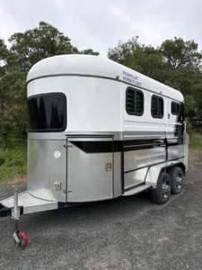 Remolque para Caballos Premium Marca 2022 con Carga en Ángulo para Remolque de Caballos, Capacidad Máxima de 2 Caballos, en Venta - Product Image 3