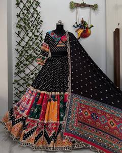 Magnifique Lehenga Choli de style Navratri pour femmes, Lehenga Choli spécial Navratri, Lehenga Choli Navratri, vêtements ethniques - Product Image 3