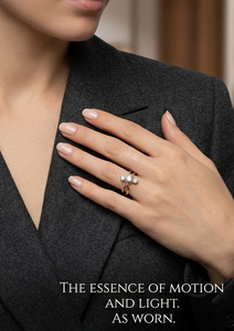 Anillo Romántico de Tres Piedras con Diamantes de Corte Brillante Redondo en Oro Rosa para Mujer, Joyería de Compromiso - Product Image 6