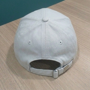 Casquette de baseball personnalisée à 6 panneaux, visière incurvée, logo brodé, fermeture réglable, marque privée, fabricant OEM ODM, faible MOQ - Product Image 5