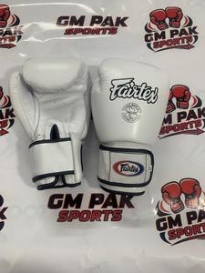 นวมชกมวย Fairtex Style สีขาว รุ่นพรีเมียม สำหรับฝึกซ้อม มวยไทย MMA คิกบ็อกซิ่ง และการฝึกซ้อมแบบสปาร์ริง - Product Image 1