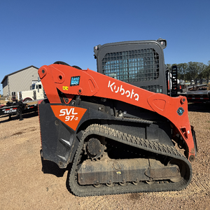 Chargeur Kubota SVL97-2 robuste offrant une forte capacité de manutention des matériaux, une puissance d'exploitation élevée et une construction robuste. - Product Image 6