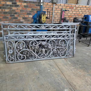 Los diseños de cercas de metal y cercas de Seguridad Premium mejoran la seguridad de la propiedad al tiempo que agregan un encanto arquitectónico sofisticado - Product Image 5