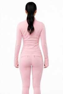 ONETEN APPAREL Chaqueta de yoga blanca para mujer con media cremallera, top corto de manga larga, transpirable, atlética, con logo frontal - Product Image 4