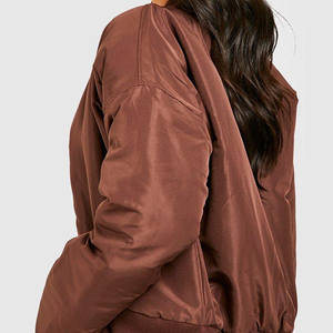 Fabricant OEM – Nouvelle Veste Bomber Matelassée pour Femme 2026 de Haute Qualité avec Détails Rivetés, Rembourrage Coton, Respirante et Confortable - Product Image 4
