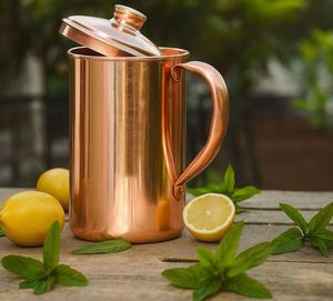 Ensemble de carafes en cuivre de style artisanal, ensemble de service d'eau en métal de qualité supérieure avec verres, durable, réutilisable, pour la cuisine et la salle à manger. - Product Image 4