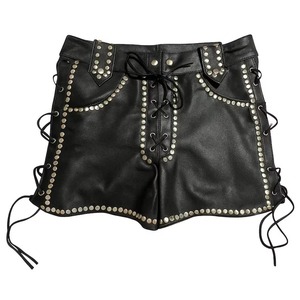 Shorts de Cuero con Tachuelas Hechos a Mano para Mujer, 100% Piel de Cordero Genuina, Estilo Gótico y Motero para Festivales - Product Image 1