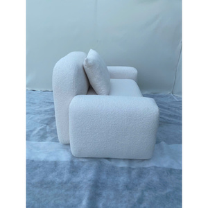Fauteuil en tissu moderne en forme de U avec housses amovibles et lavables, structure robuste en chêne pour chambre d'amis - Product Image 2