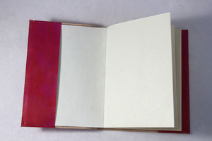 Carnet à couverture souple en papier sans acide, motif bananier symbolique en relief, 100 feuilles - Product Image 3