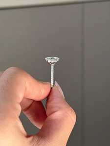 แหวนเพชรทรงรี 2 กะรัต รับรองโดย IGI ระดับ E-VVS1 แหวนทอง 14k ประดับเพชรทรงรีแบบ Pave สำหรับหมั้น แหวนทรงรีแบบ Low-Profile - Product Image 4