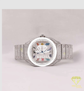 Reloj de Diamantes Moissanite Personalizado con Incrustaciones Completas, Esfera con Números Romanos de Colores y Engaste de Piedras VVS - Product Image 1