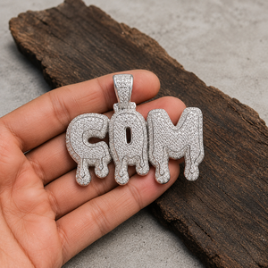 Pendentif personnalisé chrétien hip-hop avec initiale, entièrement serti de micro-pavés de moissanite, en argent 925, 110g, vente en gros - Product Image 3