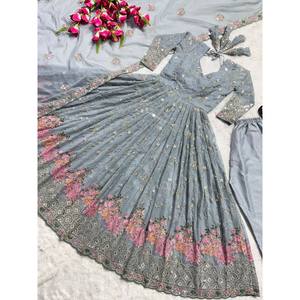 Robe Anarkali en polyester de créateur pour les mariages, ornée de sequins et de broderies - Product Image 1