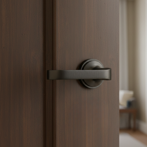 Juego de Manijas de Puerta de Latón de Diseño con Cerradura de Embutir |   Manijas de Lujo para Puertas Interiores en Acabado Antiguo, Negro, Dorado y Grafito - Product Image 4