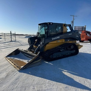 Cargadora compacta de orugas Deere 333G duradera con estructura robusta y motor potente, ideal para la construcción - Product Image 5