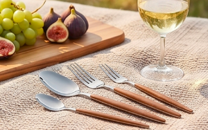 Ensemble de couverts à manche en bois avec finition miroir en acier inoxydable, passe au lave-vaisselle, design minimaliste pour la table de cuisine - Product Image 3