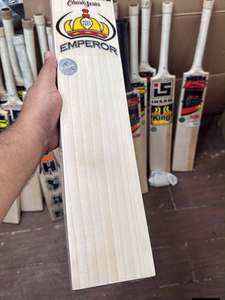 Bate de Críquet Ihsan Sports Serie Clásica Edición Emperador, Ligero, de Madera de Sauce Inglesa, para Mano Derecha/Izquierda, con Funda y Agarre Adicional - Product Image 1