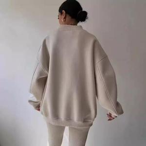 เสื้อสเวตเชิ้ตคอวีทรงโอเวอร์ไซส์สำหรับผู้หญิง สีพื้น แขนยาว ผ้าถัก คอตตอนใยไผ่ ระบายอากาศได้ดี เหมาะสำหรับใส่ในฤดูใบไม้ร่วง ทรงปกติ - Product Image 2