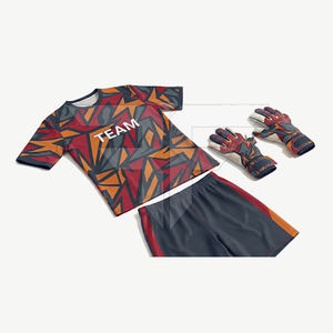 Tenue de football personnalisable à séchage rapide, haut de gamme en polyester, impression du logo du club et du nom, nouveau design, ensemble de tenues de football pour équipes - Product Image 3