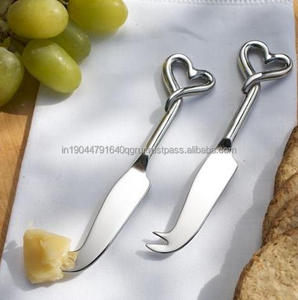 Juego de queso decorativo para boda Esparcidor de queso pulido plateado de acero inoxidable con diseño de punta en espiral de corazón hueco - Product Image 3