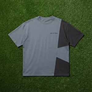 Camiseta de Hombre Gris Oscuro con Bloques de Color, Cuello Redondo, Manga Corta, Corte Holgado, Estilo Casual Urbano - Product Image 5
