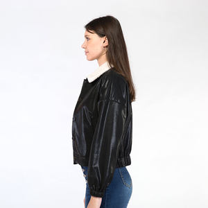 Veste en cuir PU ample et chaude à texture tendance, style décontracté avec revers et boutons pour femme, idéale pour l'hiver et le streetwear - Product Image 4