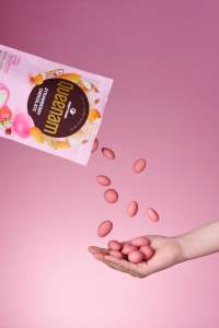 Fabricante de Calidad Profesional, Exportación OEM/ODM, Chocolate Dragee HALAL, Fruta de la Tierra de la Manzanilla Cubierta de Chocolate con Almendras y Nueces de Macadamia, 150G, Bocadillo de Caramelo - Product Image 4