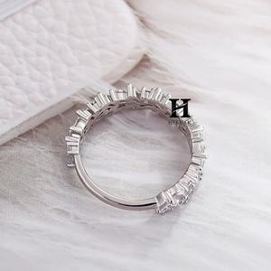 Anillo de Eternidad de Lujo con Diamantes Cultivados en Laboratorio de Formas Mixtas, Oro Blanco de 14K, Anillo de Boda con Múltiples Piedras Marquise, Redondas y Baguette para Mujer - Product Image 2