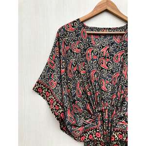 Kaftan en soie fleuri pour femme, élégant, pour la plage, par Ethnic Craft Hub India - Product Image 2