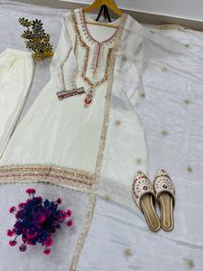 Ensemble de costume pakistanais brodé blanc avec palazzo et dupatta pour femmes |   Tenue ethnique pour les fêtes - Product Image 5
