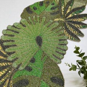 Camino de Mesa de Tela Oriental Hecho a Mano, Forma Irregular, Diseño Floral Verde Azulado, Estilo Lujoso, Ecológico, Duradero, Alfombrillas de 5 mm de Grosor - Product Image 2
