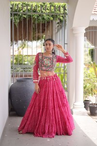 Vente flash : Lehenga Choli spécial Navratri avec grande jupe évasée pour femmes, tenue de festival Garba Dandiya, disponible au prix export. - Product Image 6