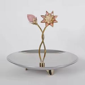 Bol à dattes en métal finition royale, plat de présentation décoratif pour cérémonie de fiançailles - Product Image 2