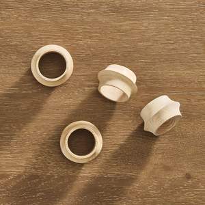 Anneau de serviette en bois naturel élégant, accessoire simple mais raffiné qui rehausse l'expérience culinaire quotidienne avec une touche chaleureuse - Product Image 6