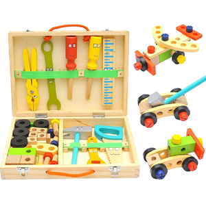 Vehículos de madera sencillos y ecológicos y un lindo perro. Autobús minimalista con diseño de muñeco. Disponible a precios de mayorista. - Product Image 3